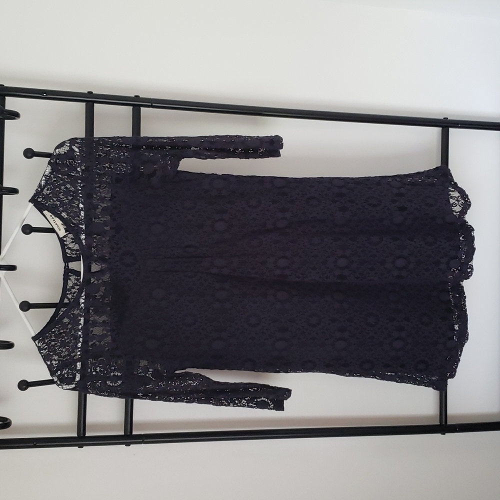 Monteau lace dress
